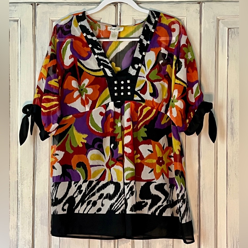 🌸ERIN B Tunic with Silver Tone Decorative Elements in Floral/Abstract Print XL